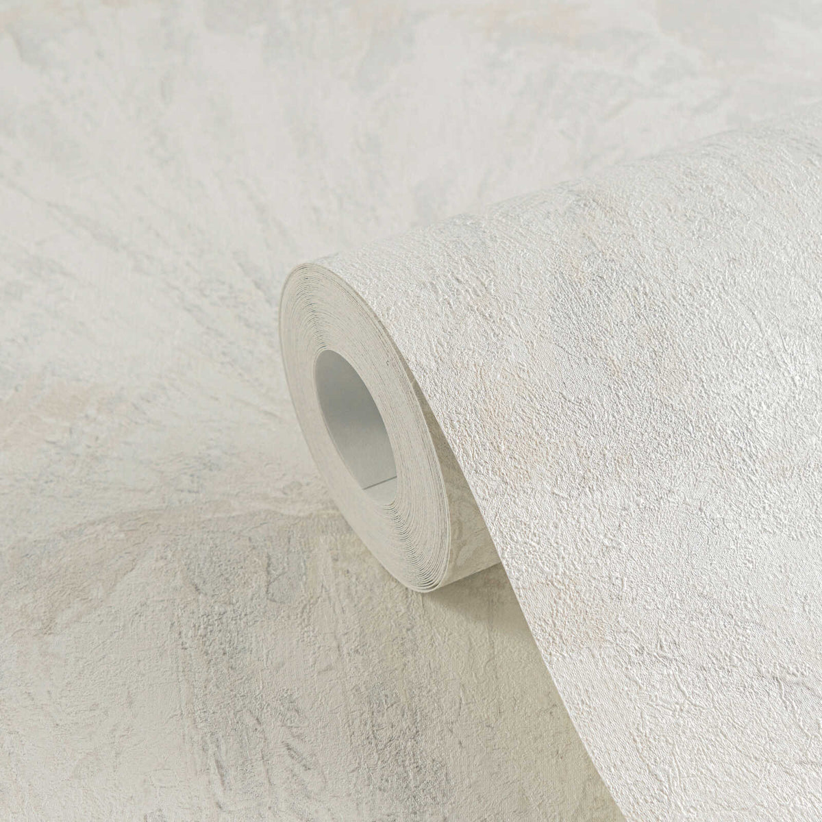 The Ginger Courtyard | Cream & Shimmering Silver Luxe