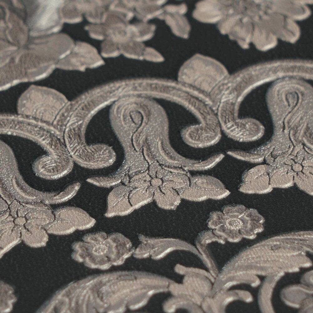 The Baroque Bloom | Warm Beige & Deep Black Luxe