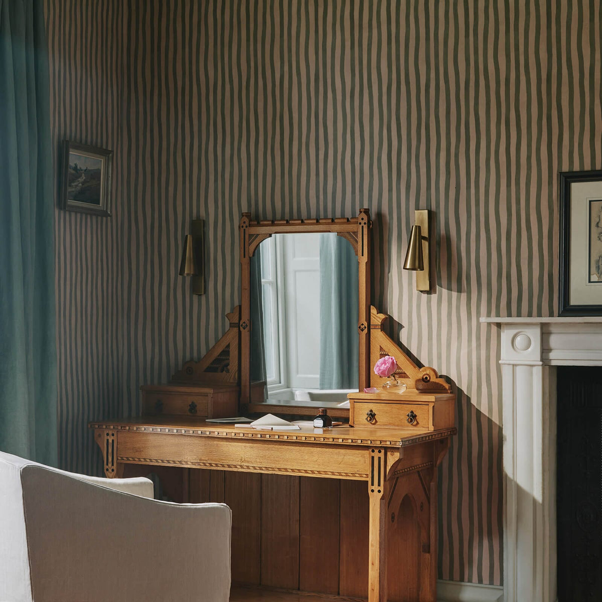 ARTIST'S STRIPE Wallpaper - Sap & Alabaster — image 3