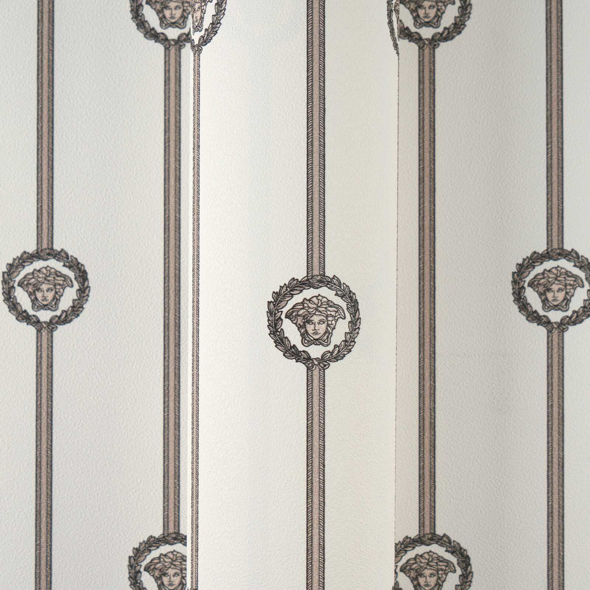 The Gilded Lattice | Cream & Luminous White Luxe