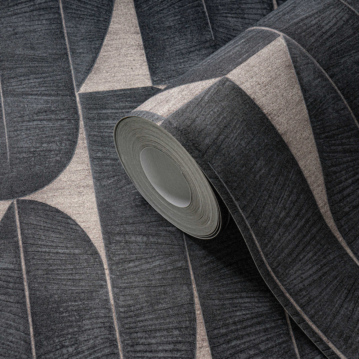 The Monochrome Motif