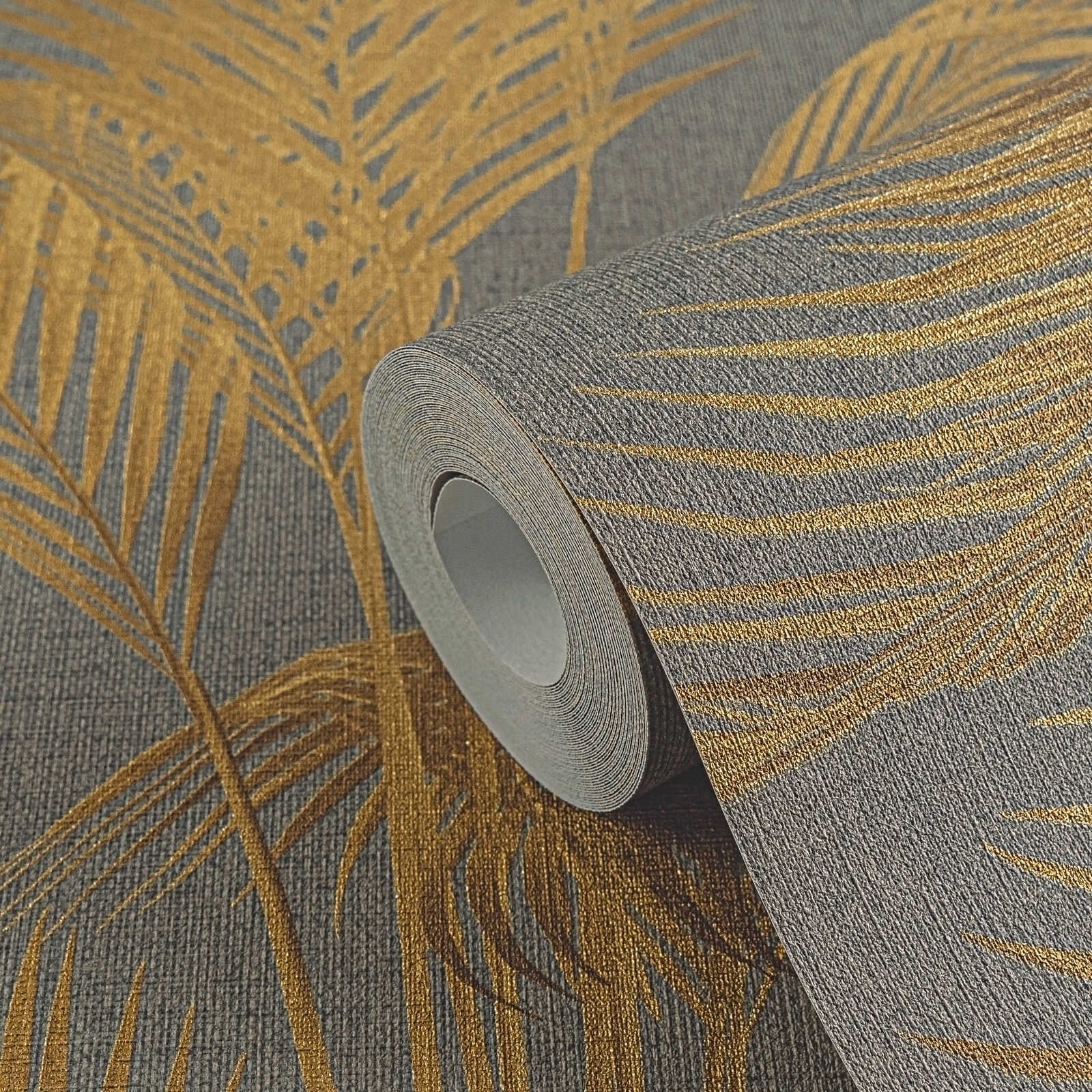 The Palm Oasis | Earthy Brown & Shimmering Gold Luxe