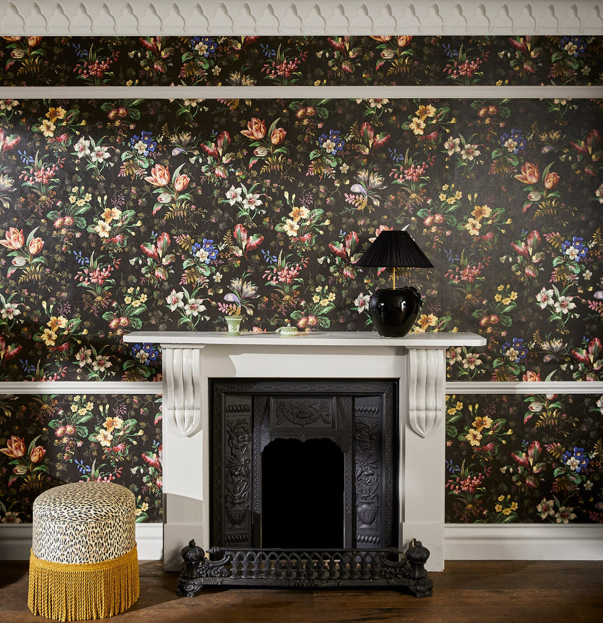 The Tulip Soft | Onyx Luxe — hung-wall roomshot