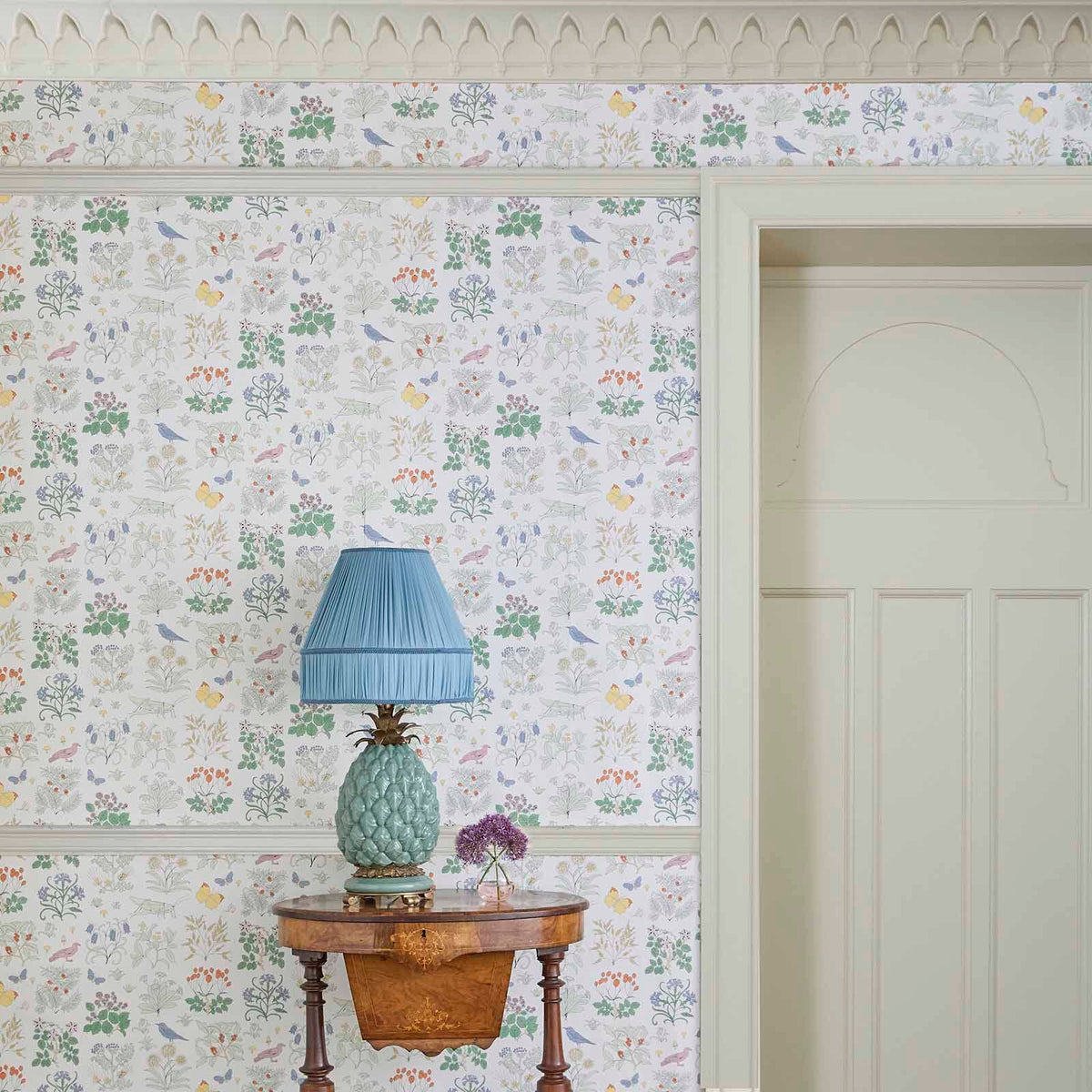 Voysey's Garden Magna | Off White — 2